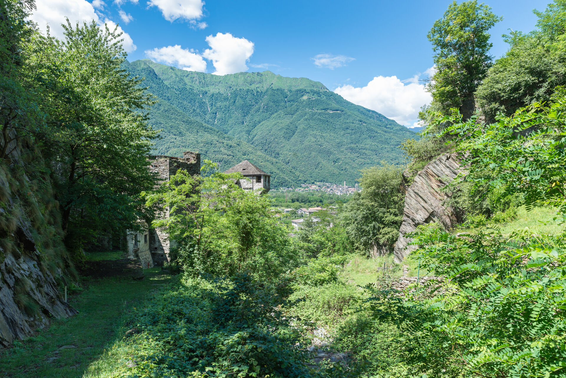 Castello di Vogogna (1348), Valle Ossola, Piemonte